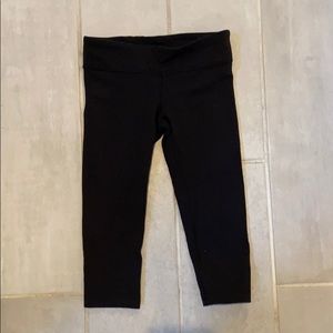 Girls ivivva cropped leggings - size 6